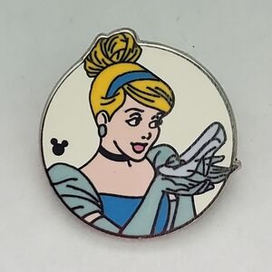 Disney Pin Trading Princess Cinderella Hidden Mickey Pin